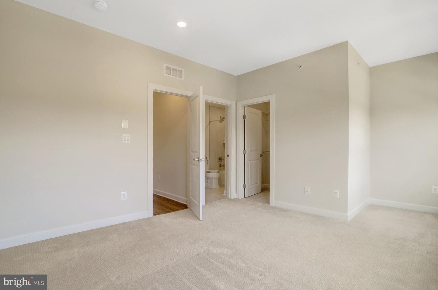 820 S Greenbrier Street photo 38