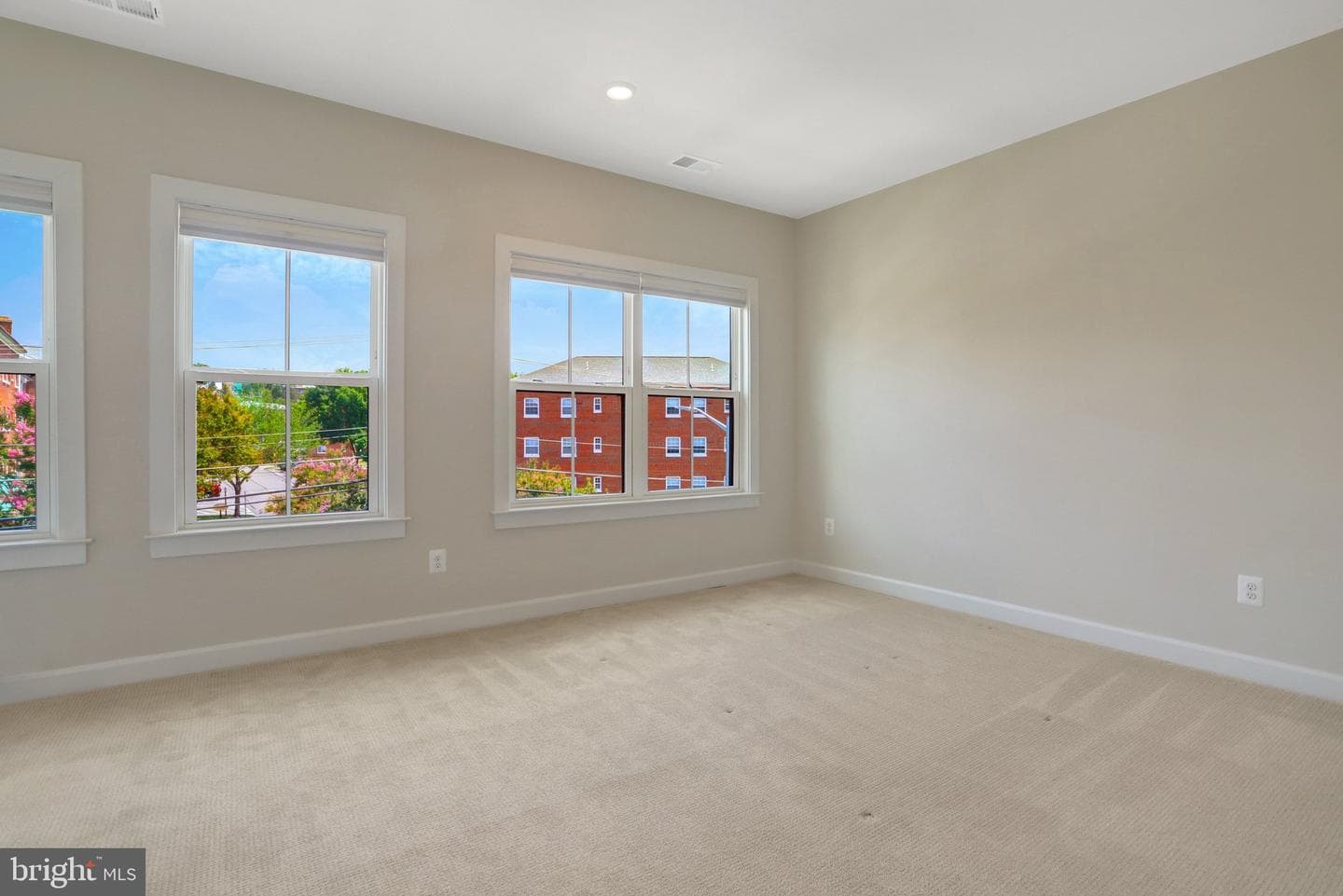 820 S Greenbrier Street photo 39