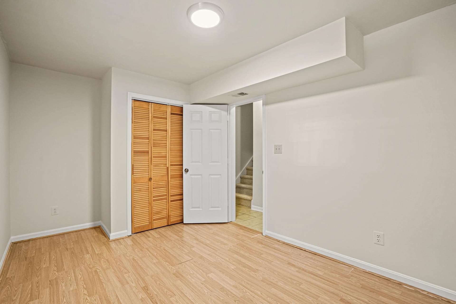 1141 N Vernon Street photo 40