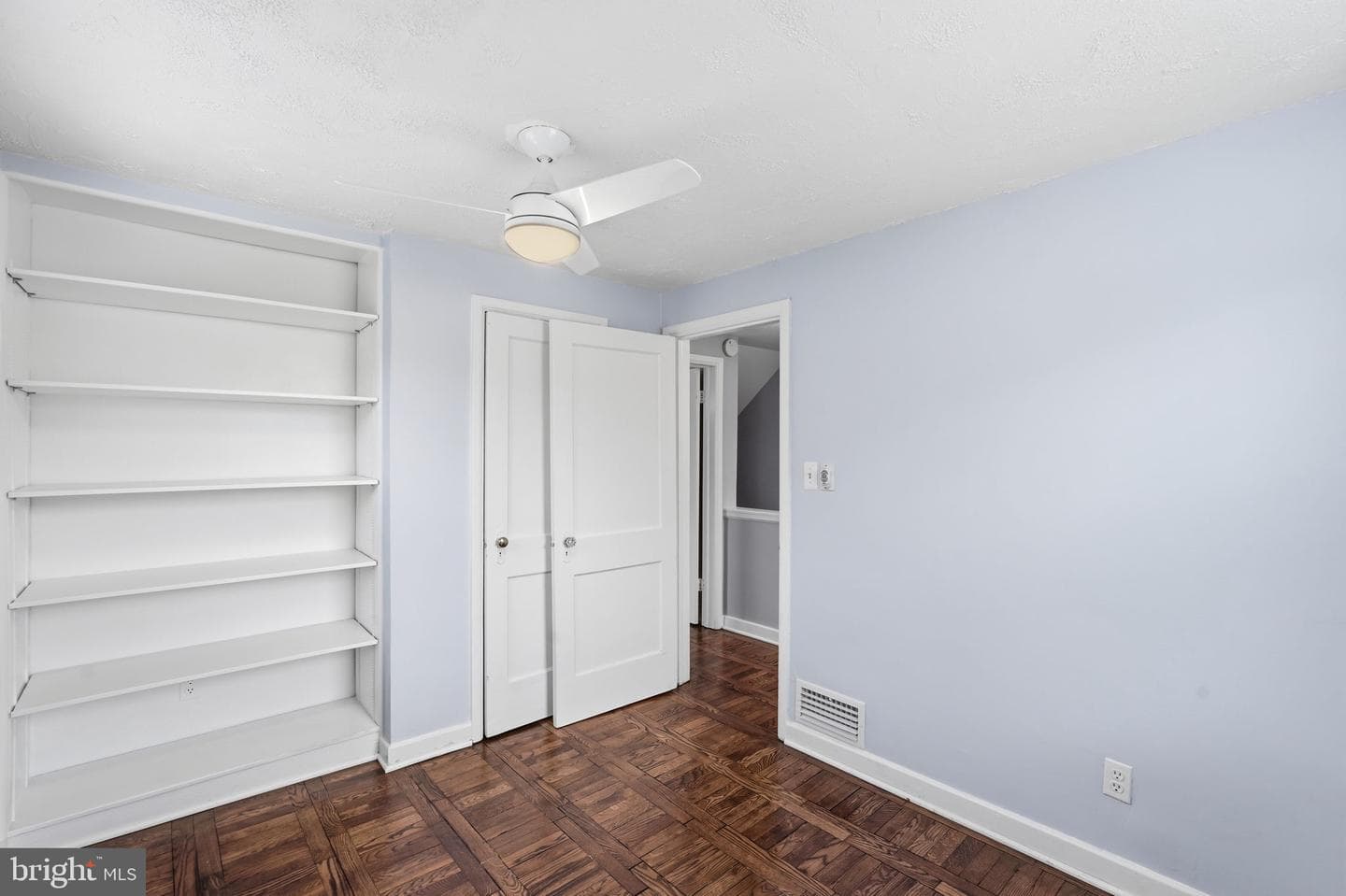 829 S Irving Street photo 14