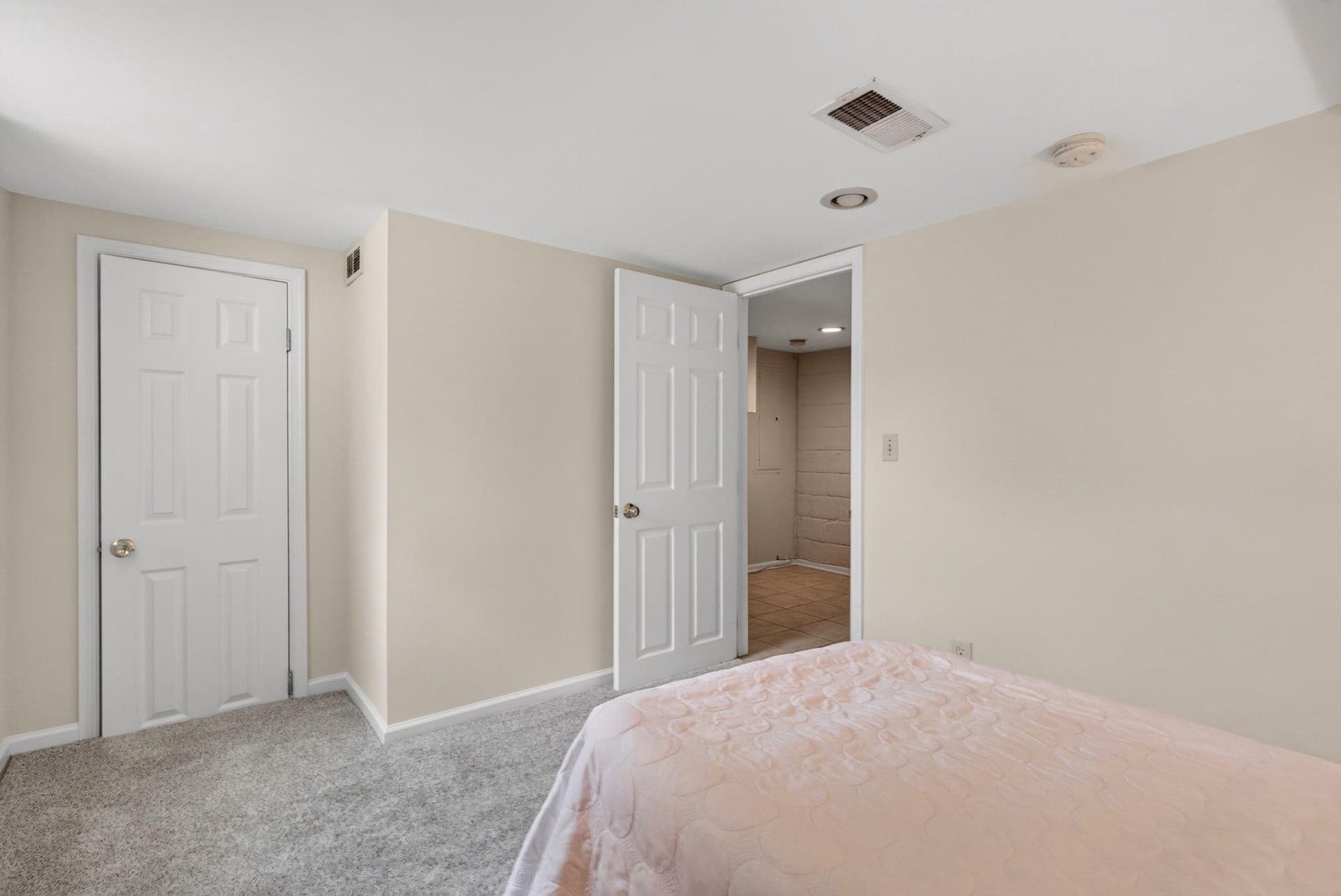 835 N Buchanan Street photo 20