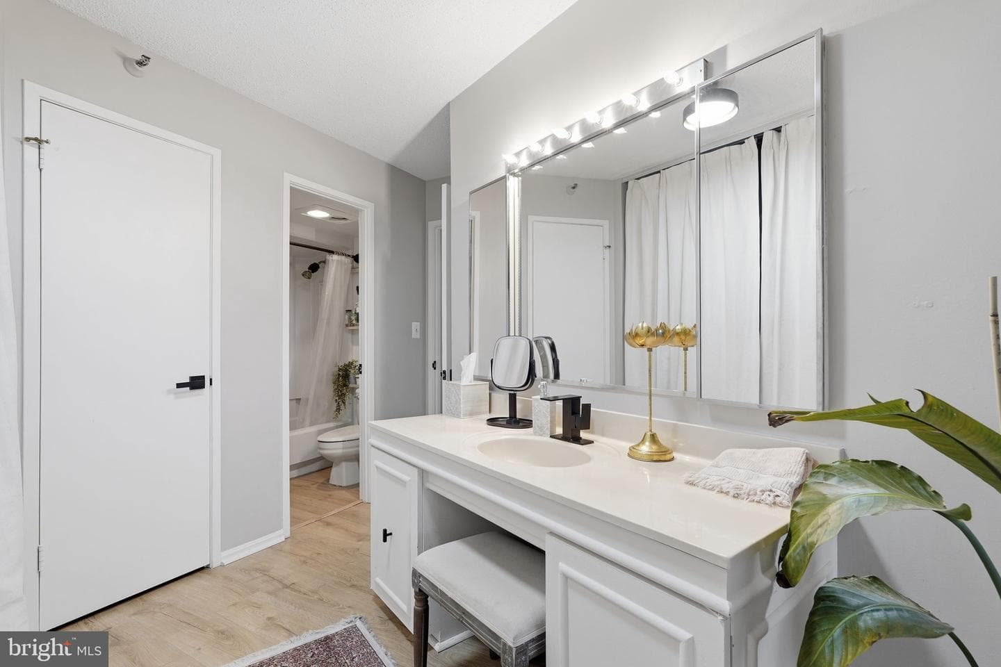 1600 N Oak Street #1122 photo 14