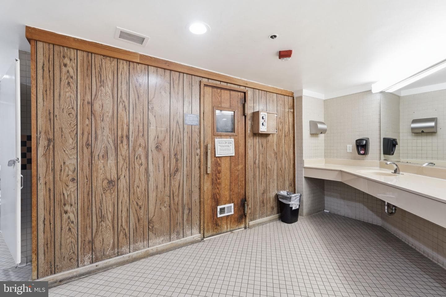 1600 N Oak Street #1122 photo 31