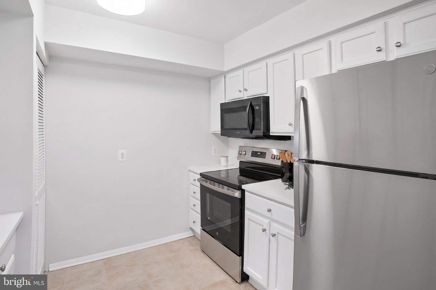 1001 N Vermont Street #1010 photo 5