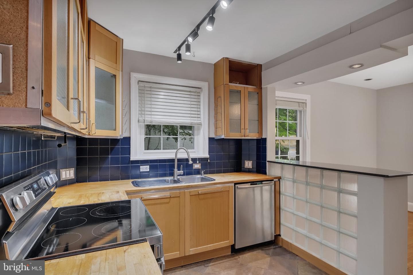 1706 N Glebe Road photo 14