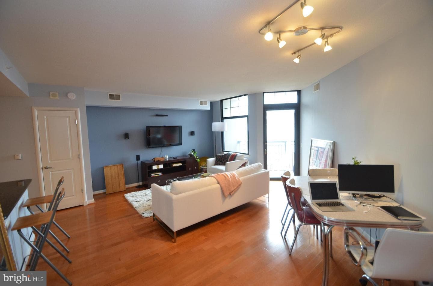 1021 N Garfield Street #735 photo 16