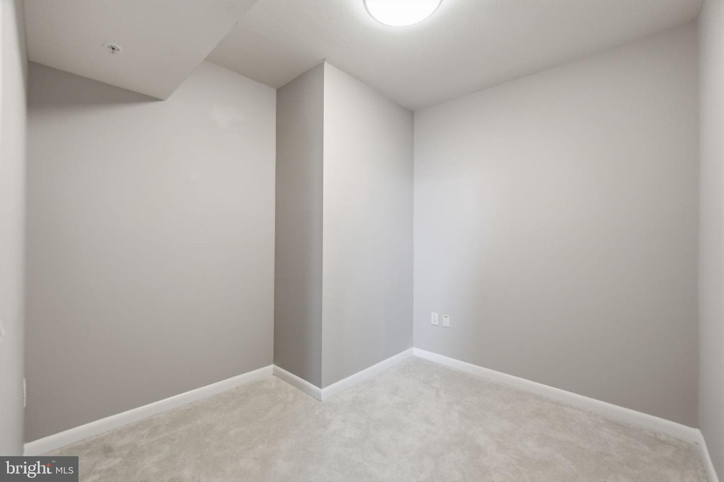 1021 N Garfield Street #735 photo 23