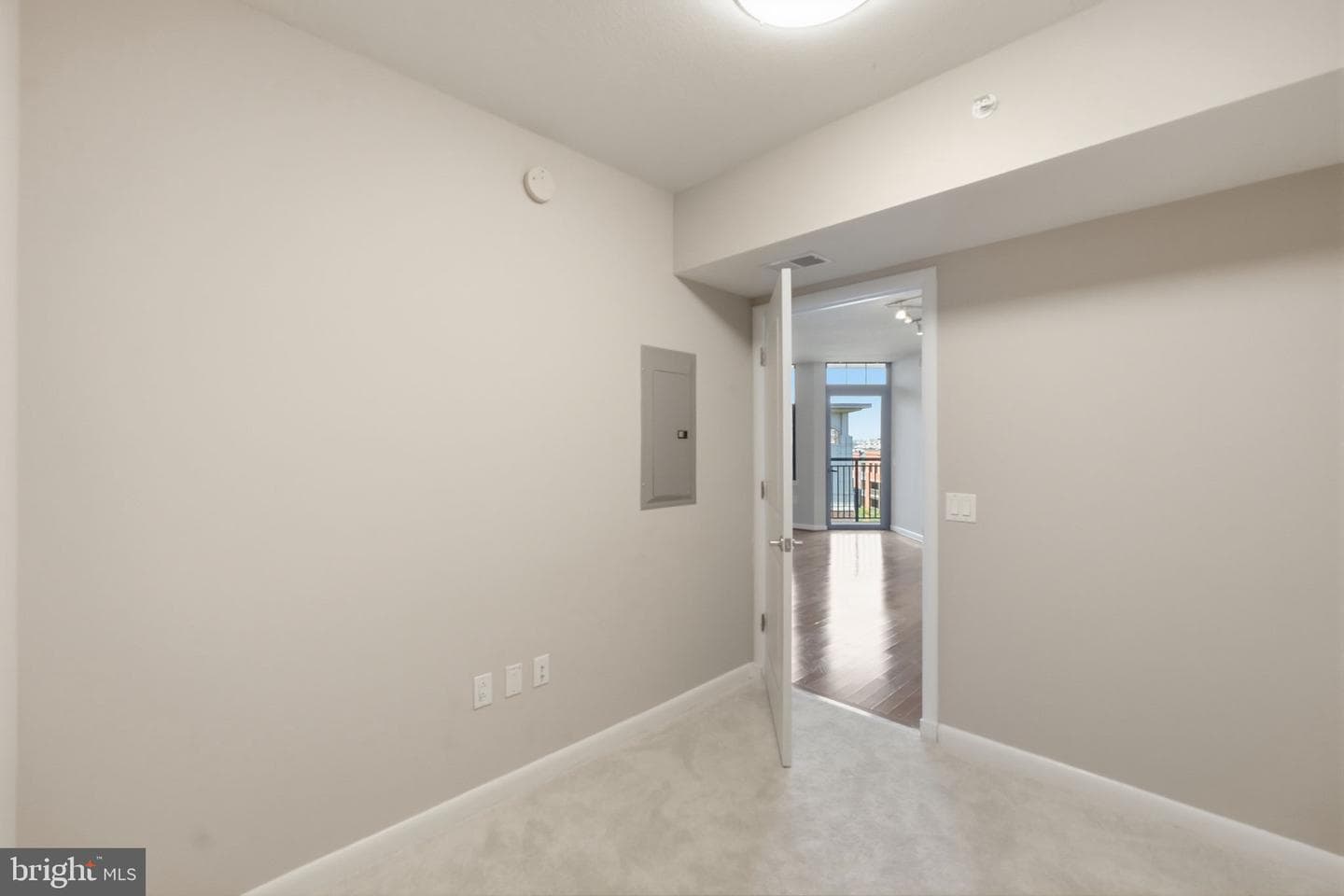 1021 N Garfield Street #735 photo 26