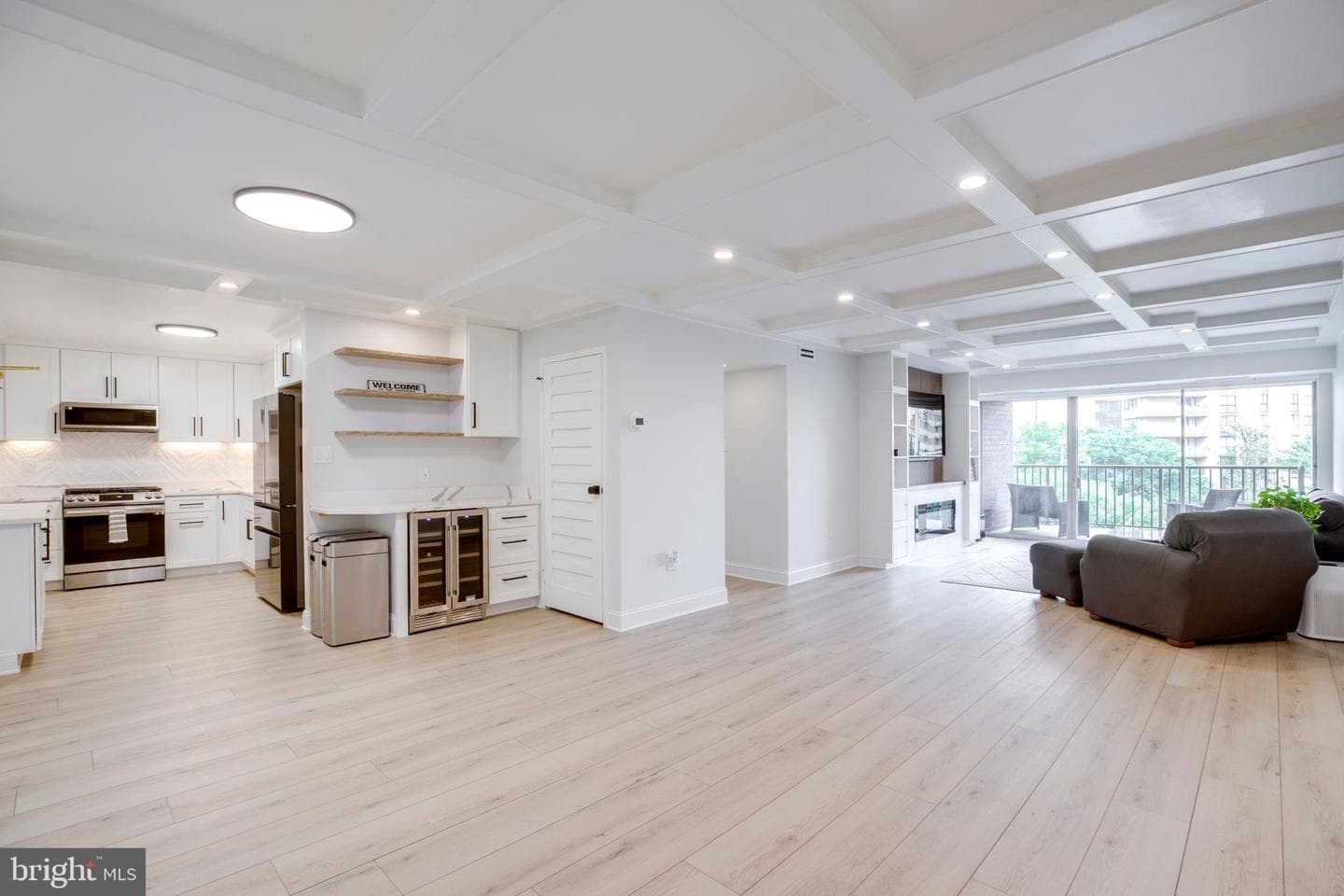 1300 Army Navy Drive #814 photo 5