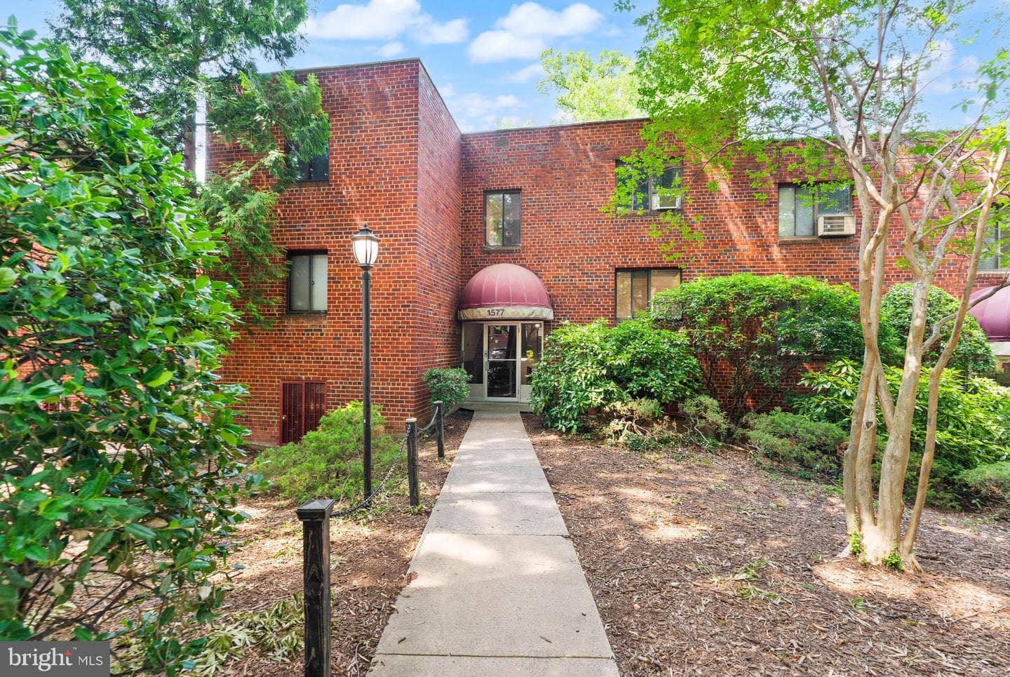 1577 N Colonial Terrace #305-Y, Arlington