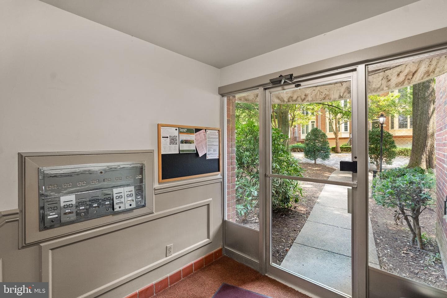 1577 N Colonial Terrace #305-Y photo 27