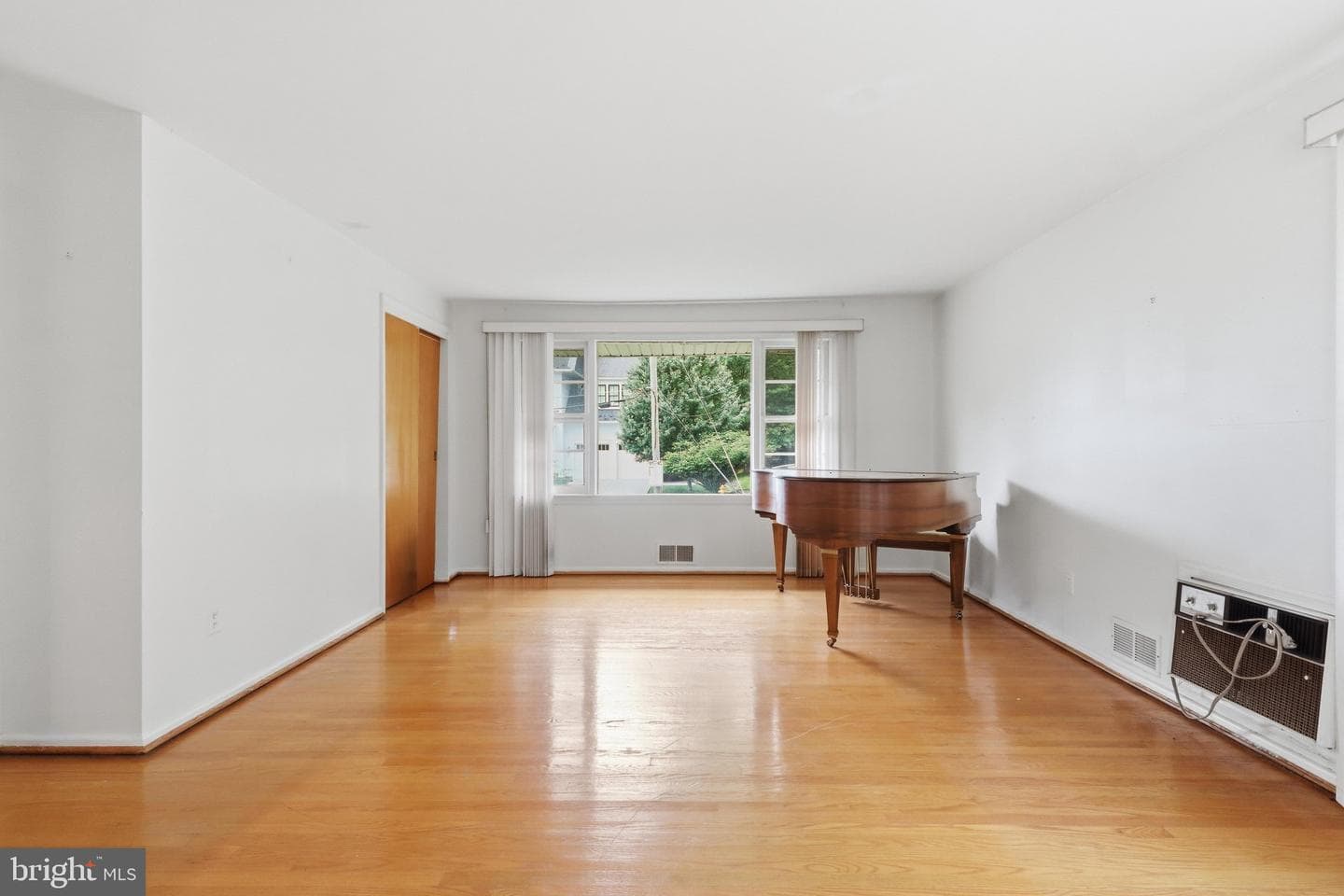 3707 John Marshall Drive photo 9