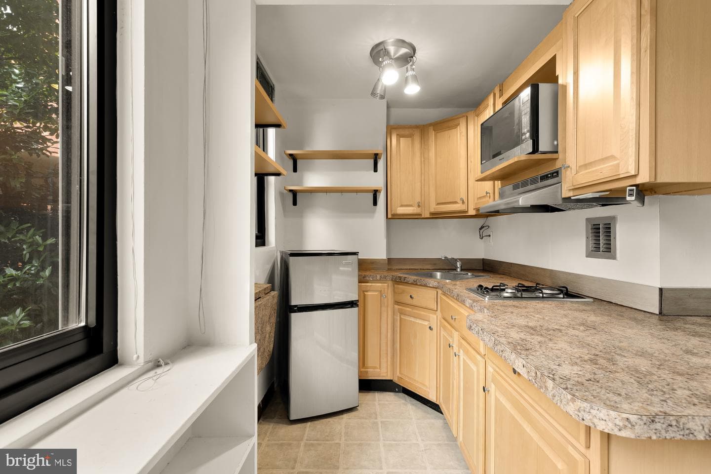1021 Arlington Boulevard #446 photo 6