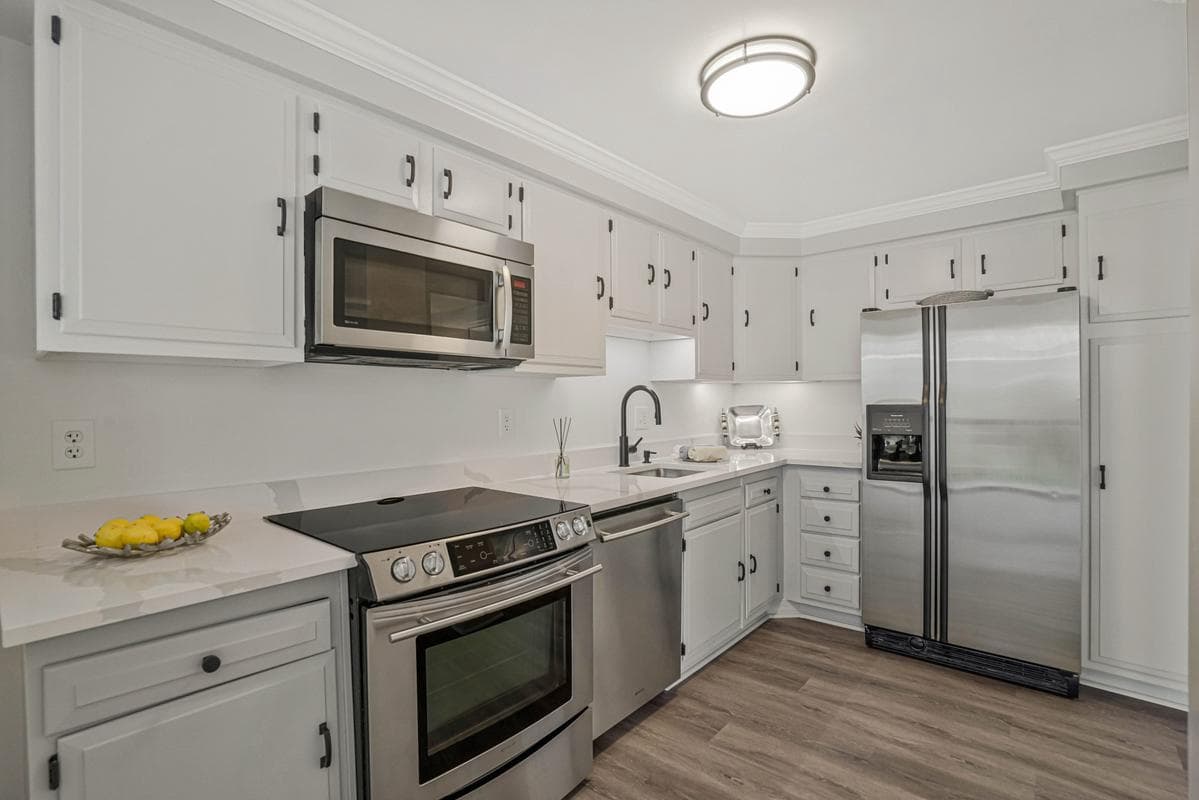 1401 N Rhodes Street #301 photo 14