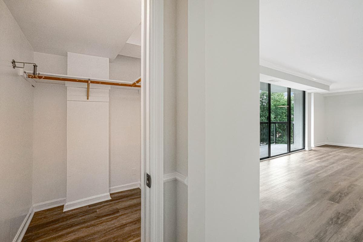 1401 N Rhodes Street #301 photo 33