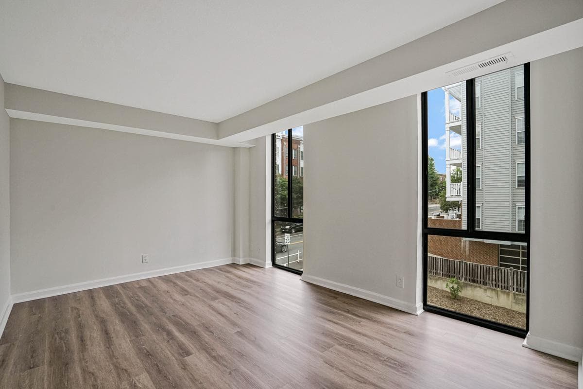 1401 N Rhodes Street #301 photo 34