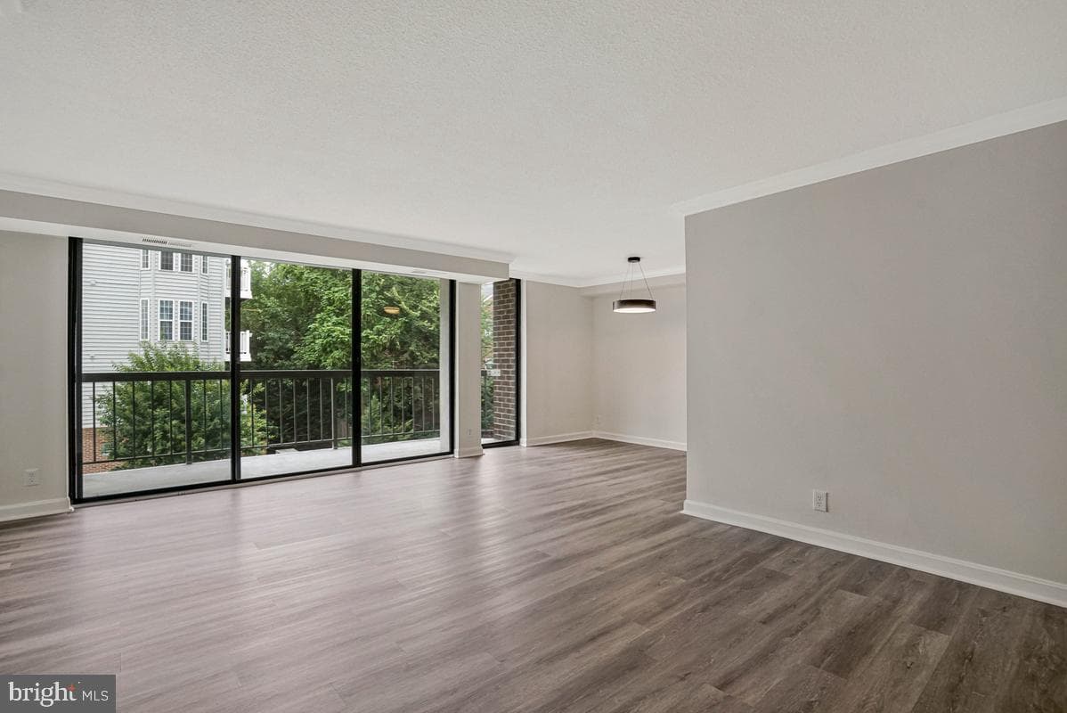 1401 N Rhodes Street #301 photo 8