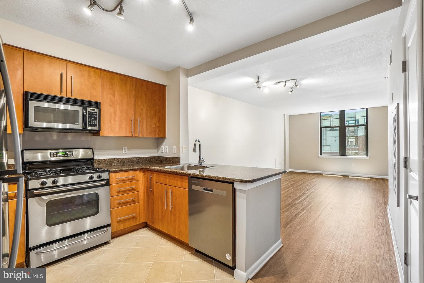 1021 Garfield Street #627 photo 17