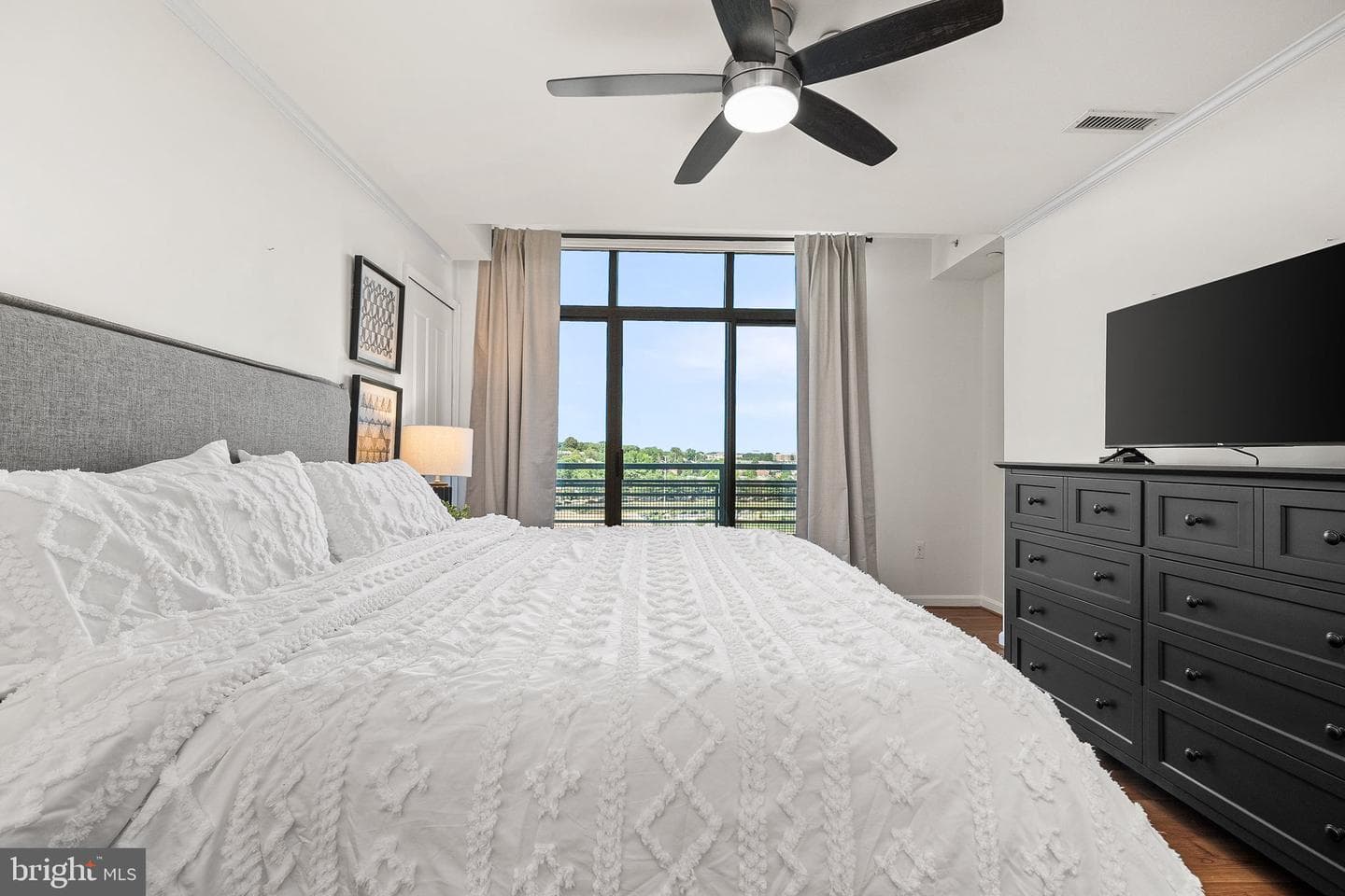 2720 S Arlington Mill Drive #914 photo 21