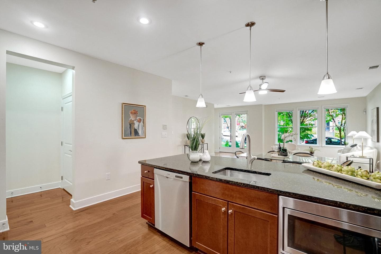 1418 N Rhodes Street #b106 photo 11