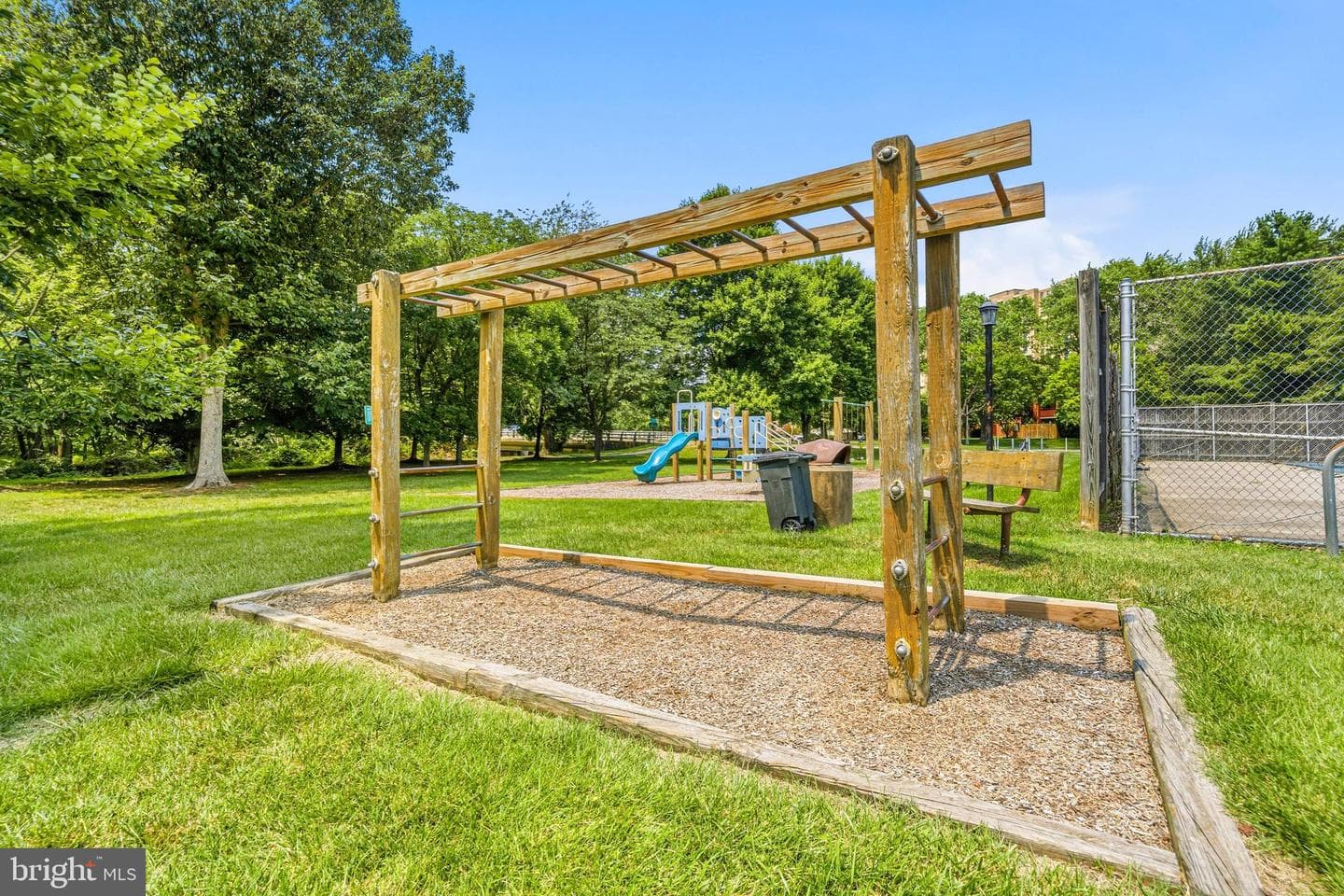 1502 S George Mason Drive #2 photo 31