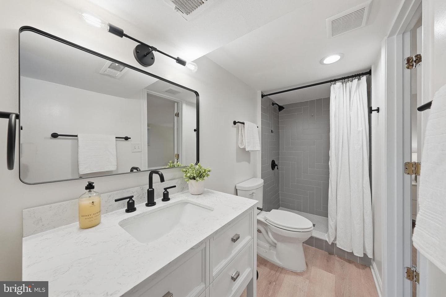 2020 S Quincy Street photo 31