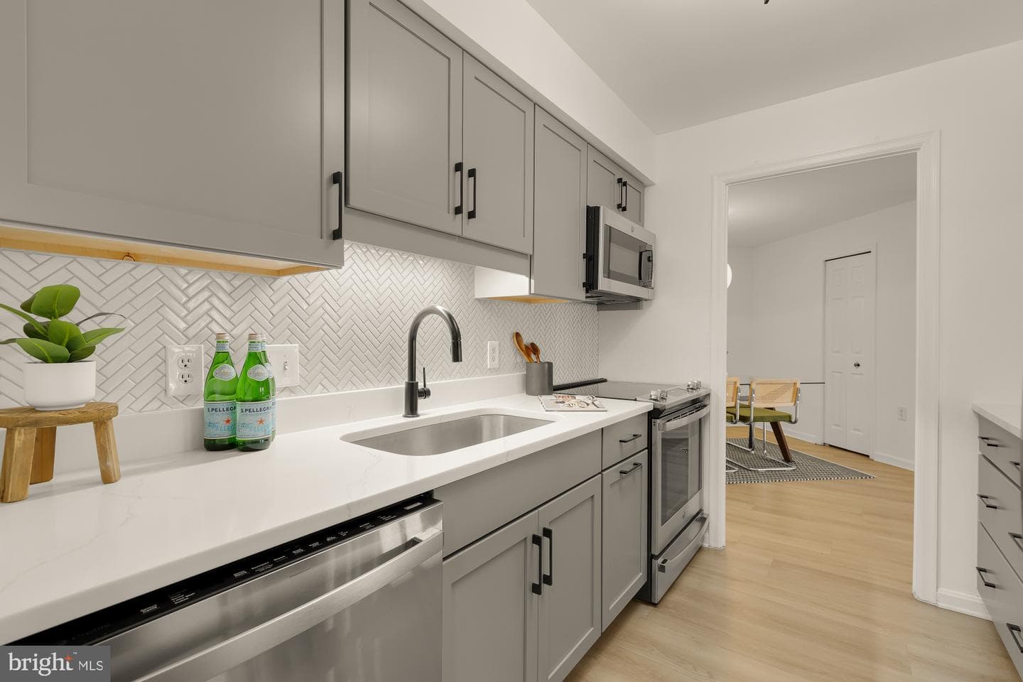 1301 N Courthouse Road #706 photo 11