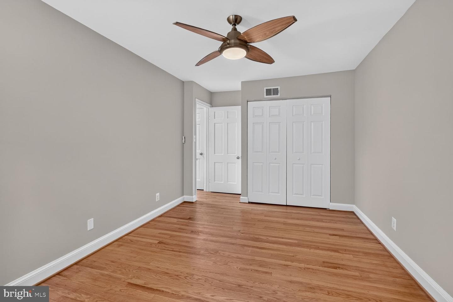 1303 N Lynnbrook Drive N photo 19