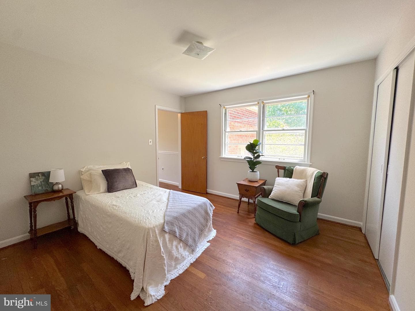 921 N Nottingham Street photo 10