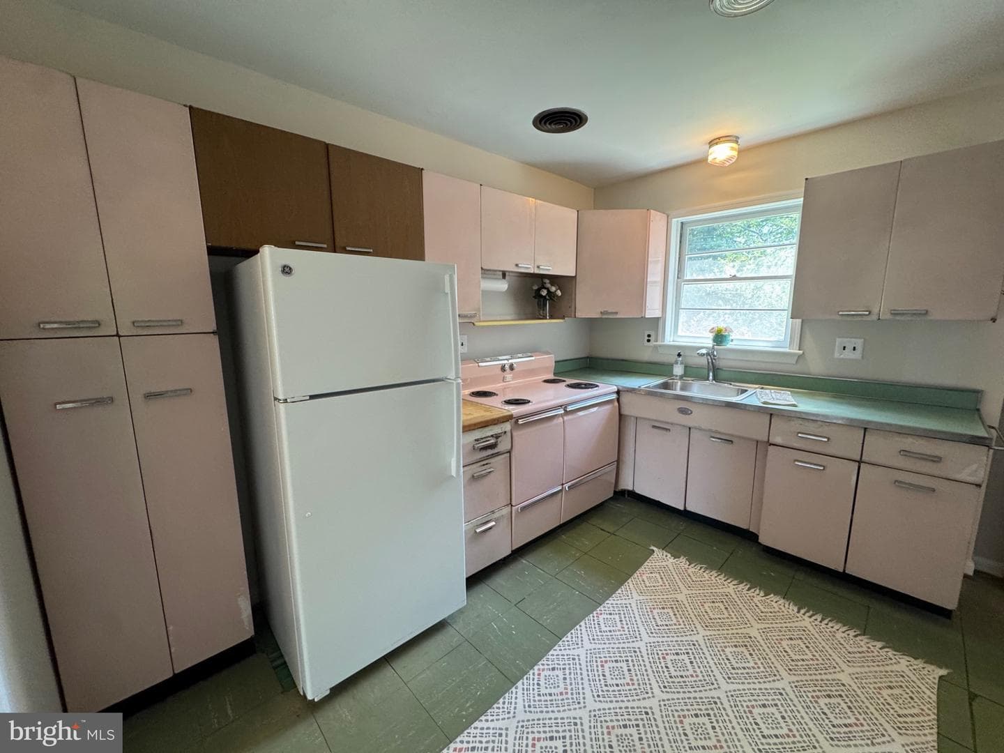 921 N Nottingham Street photo 19