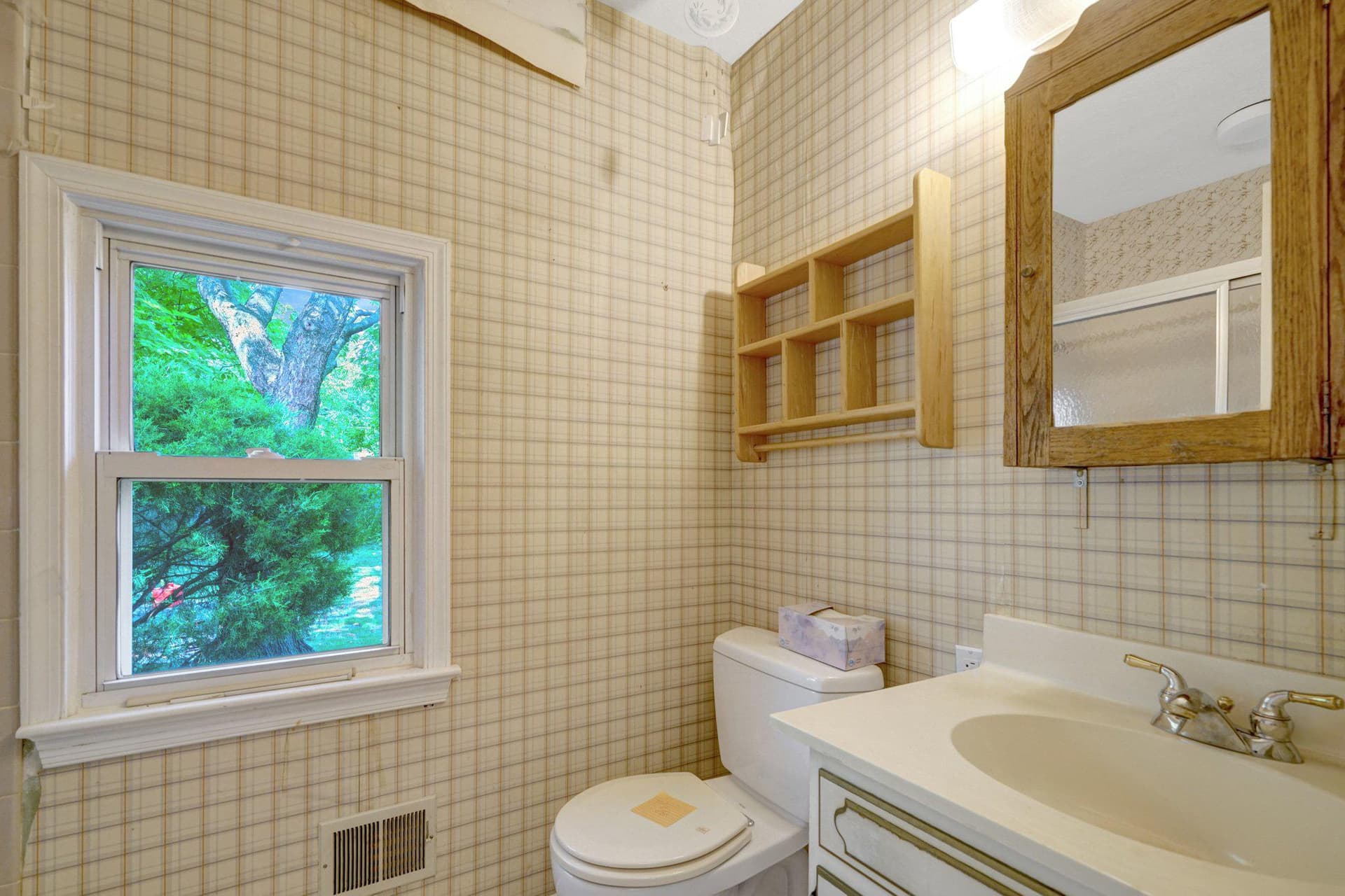 1208 S Frederick Street photo 23