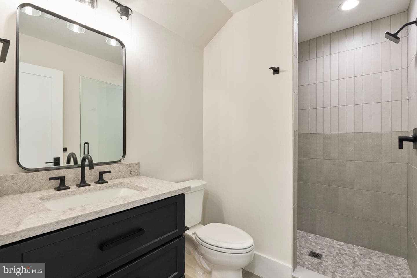 800 N Danville Street photo 37