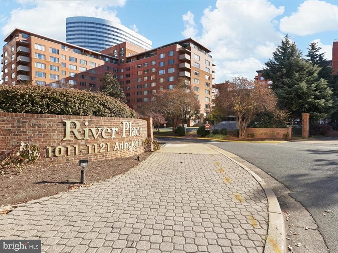 1021 Arlington Boulevard #614 photo 1