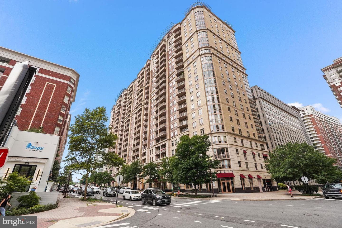 888 N Quincy Street #1411 photo 1
