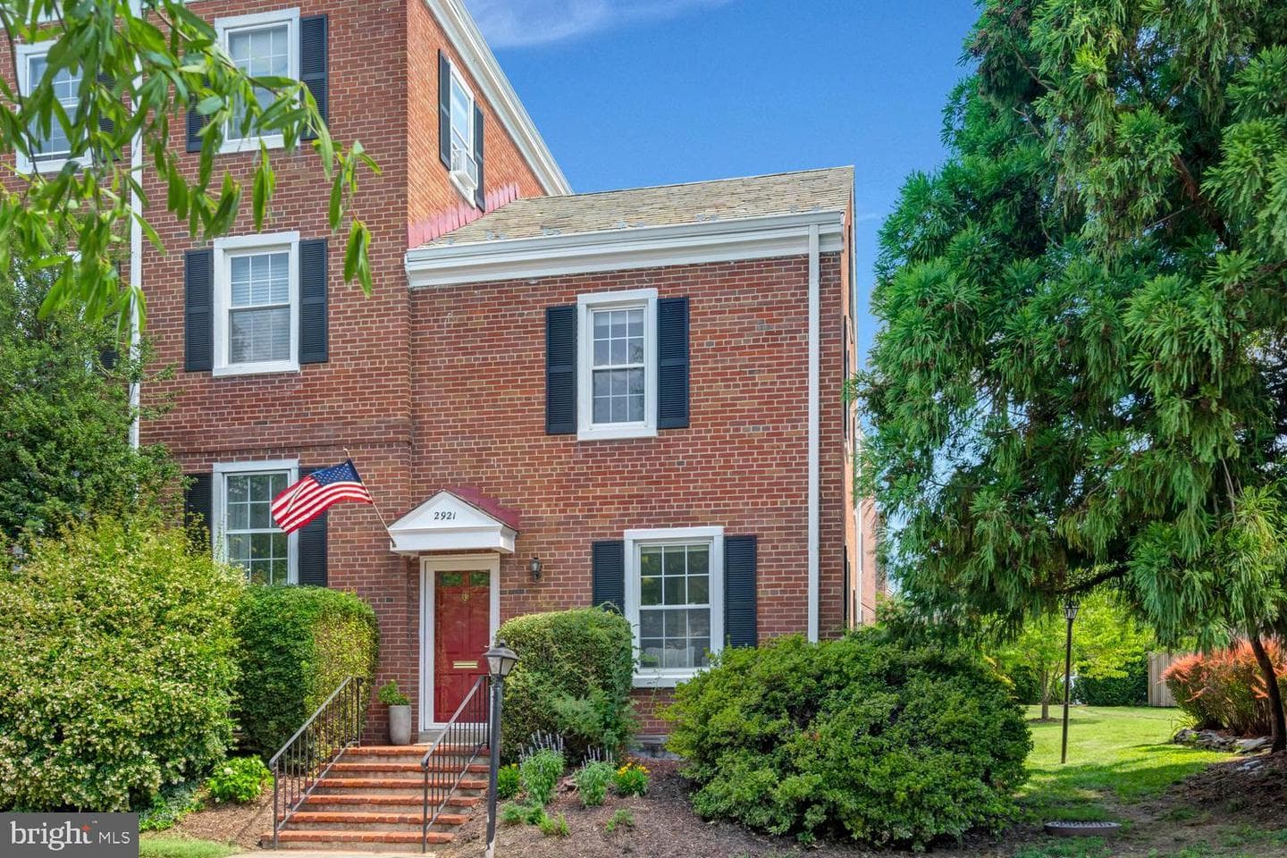 2921 S Buchanan Street photo 1