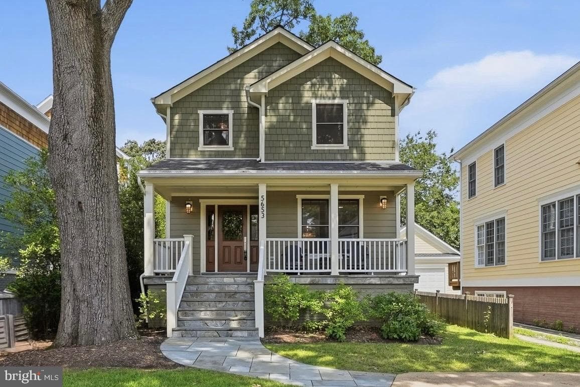 5653 7th Street N photo 1