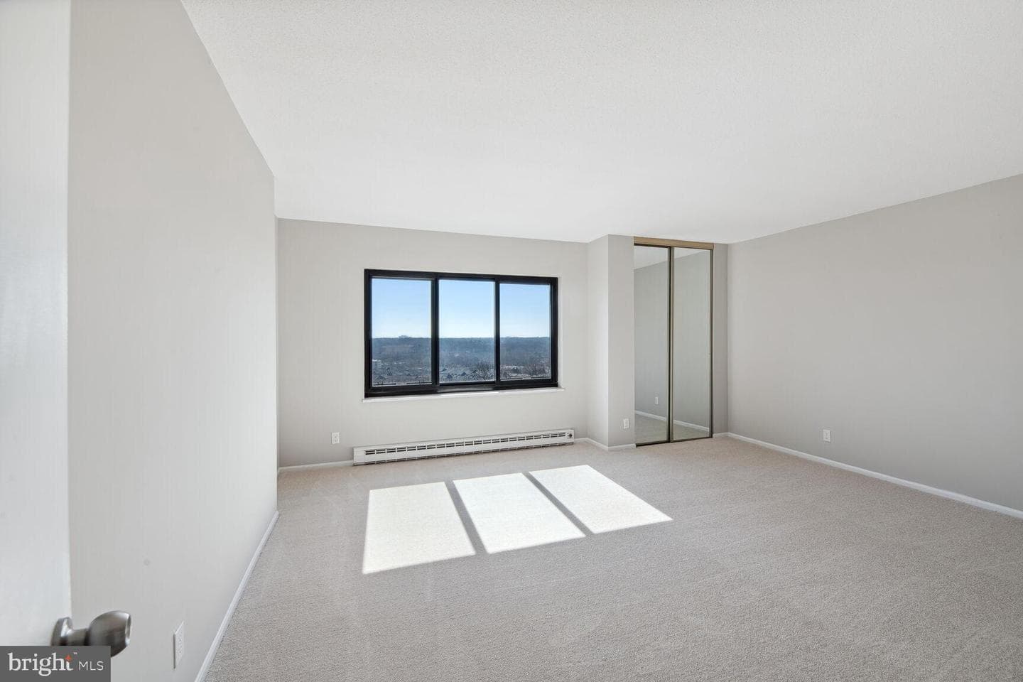 309 Yoakum Parkway #1118 photo 15