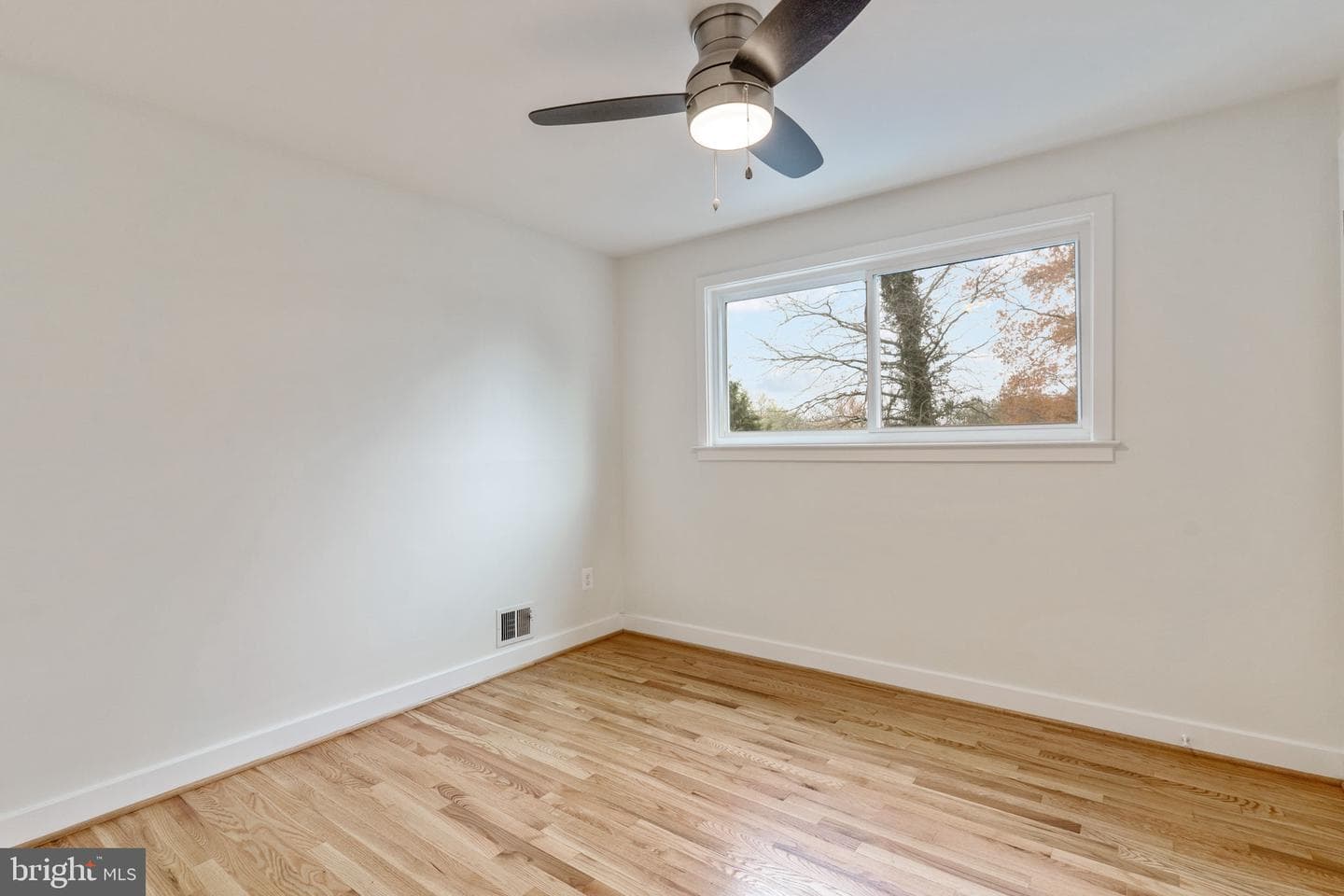 5006 Regency Place photo 12
