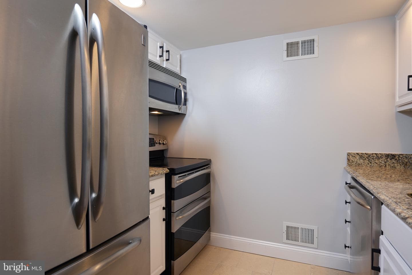 200 S Fairfax Street #7 photo 8
