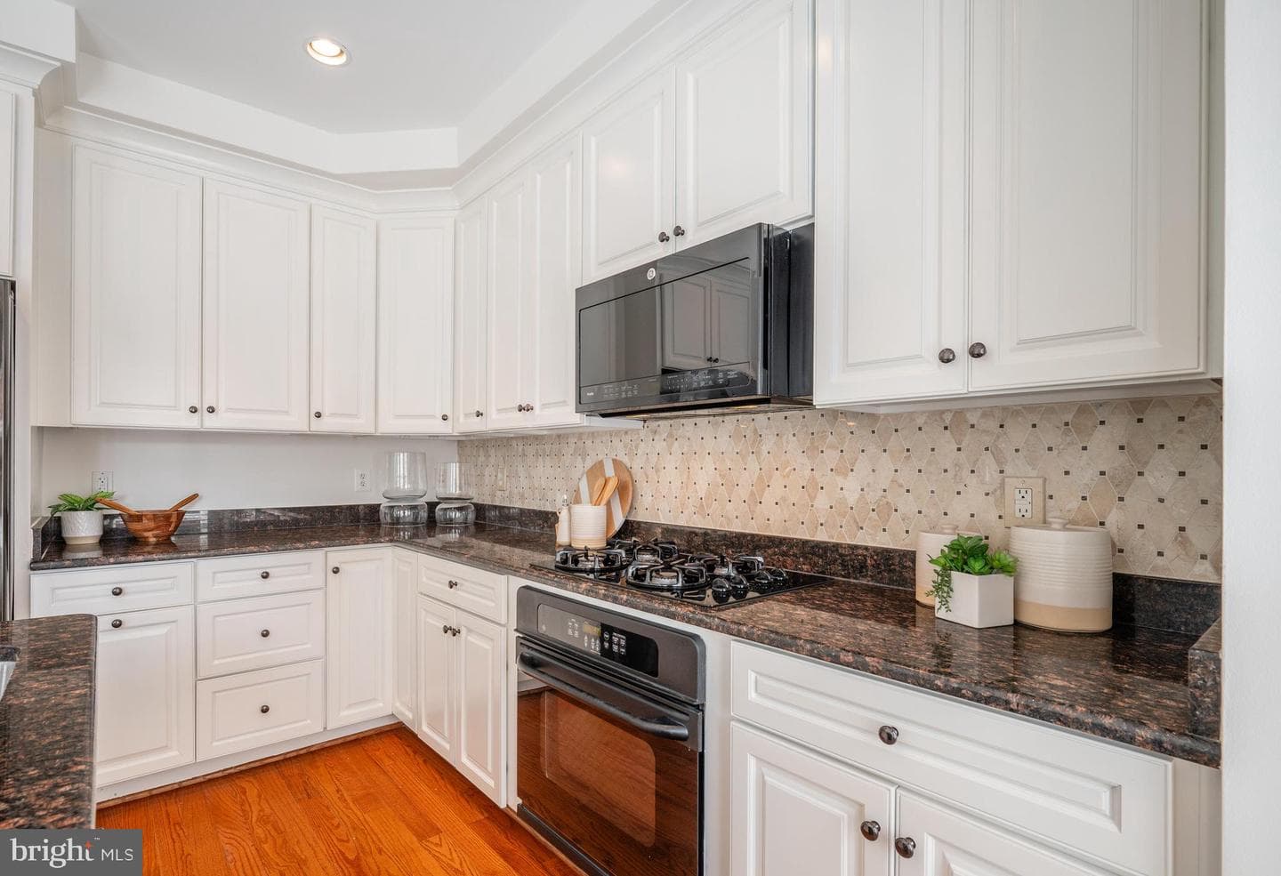 416 Euille Street photo 8