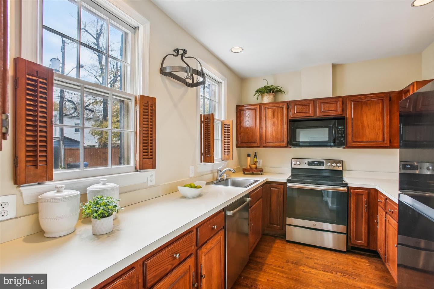 1316 Seaport Lane photo 6
