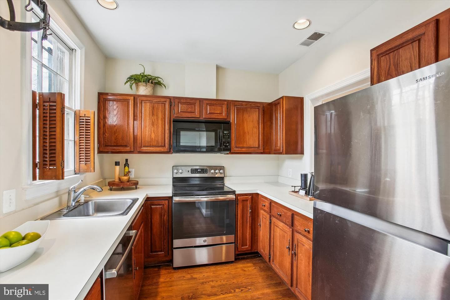 1316 Seaport Lane photo 7