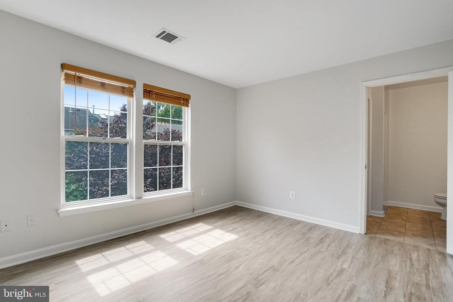 154 Ingle Place photo 23