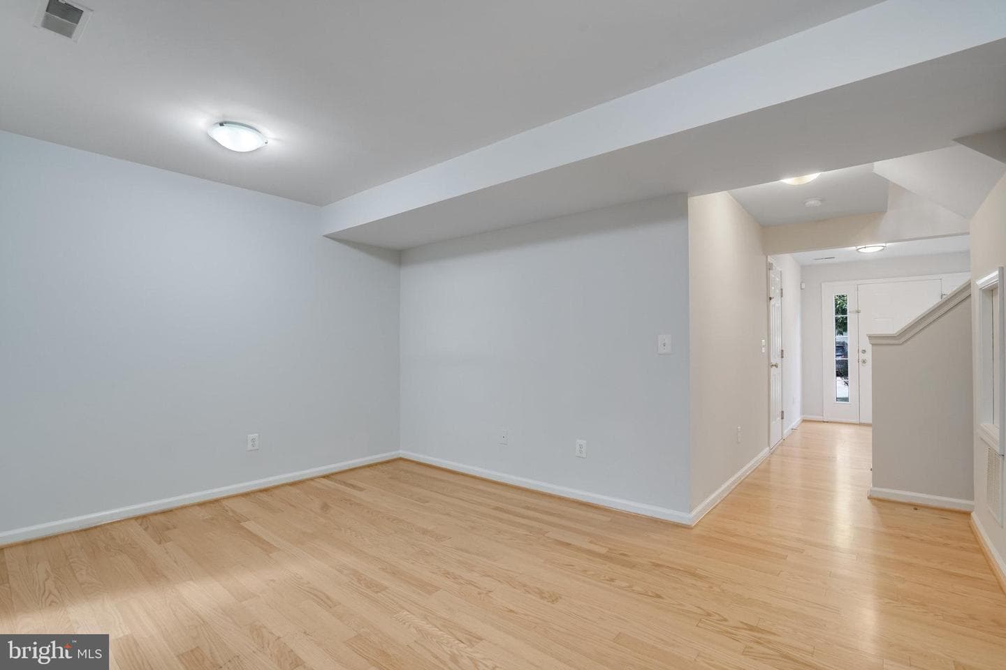 154 Ingle Place photo 8