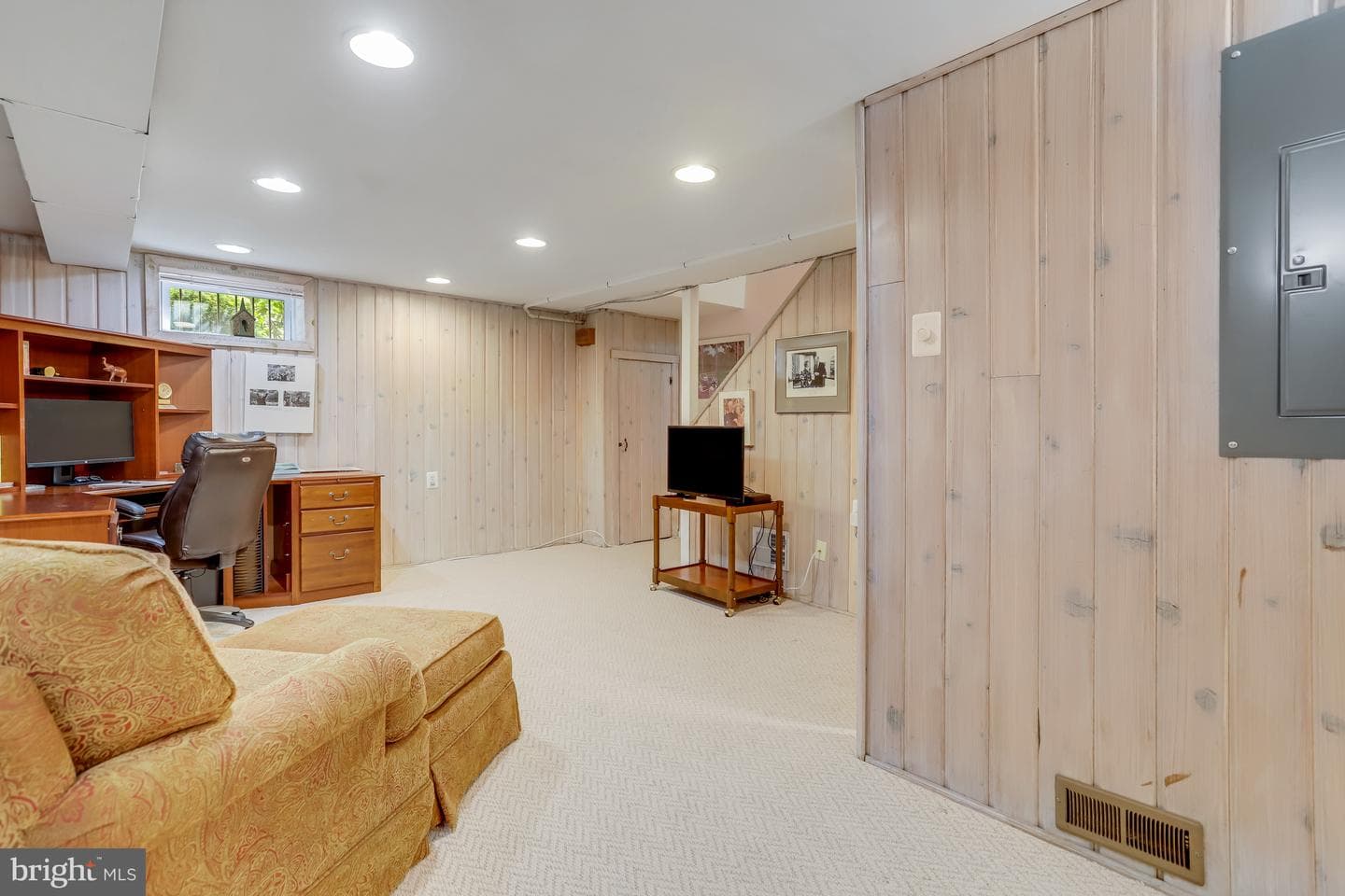 34 E Rosemont Avenue photo 22
