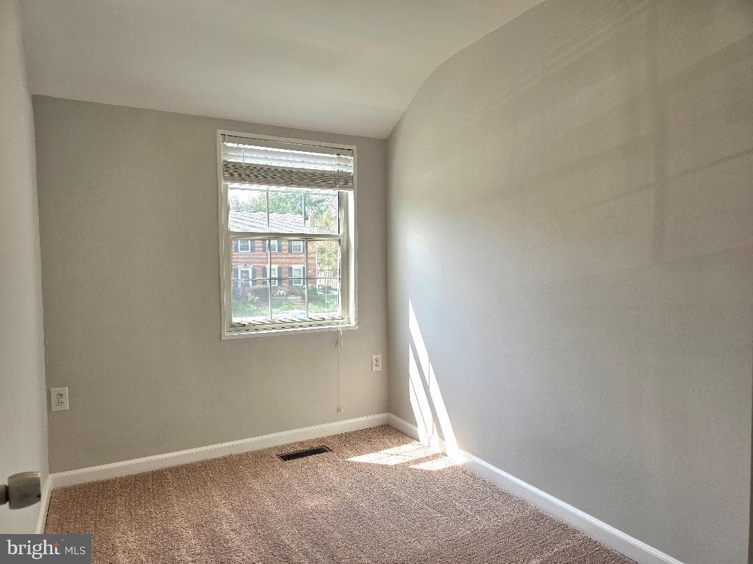 3759 Jason Avenue photo 12