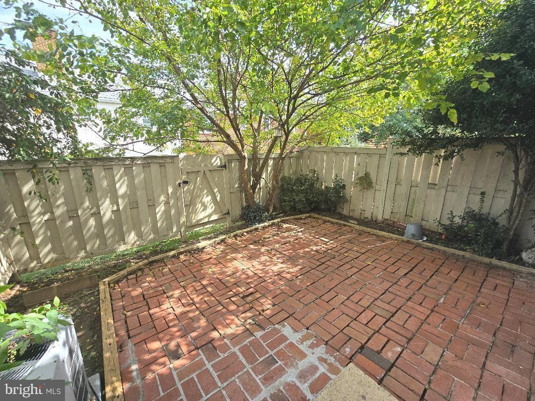 3759 Jason Avenue photo 18