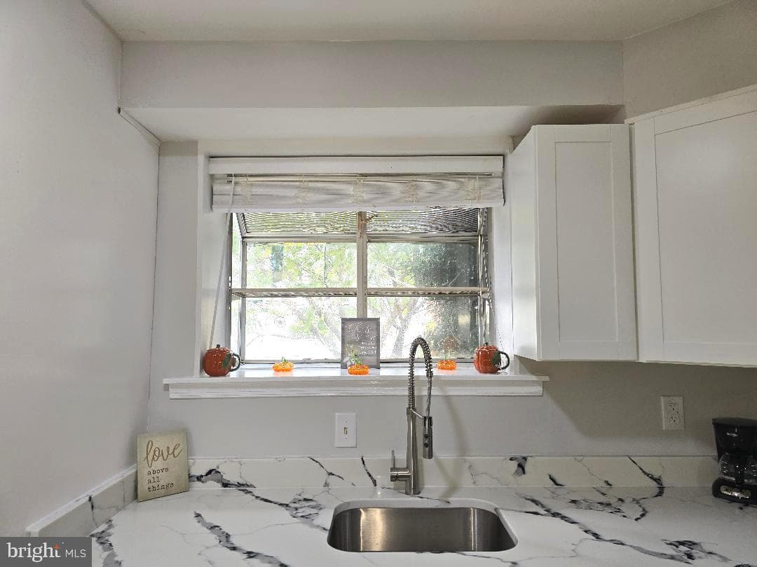 3759 Jason Avenue photo 4
