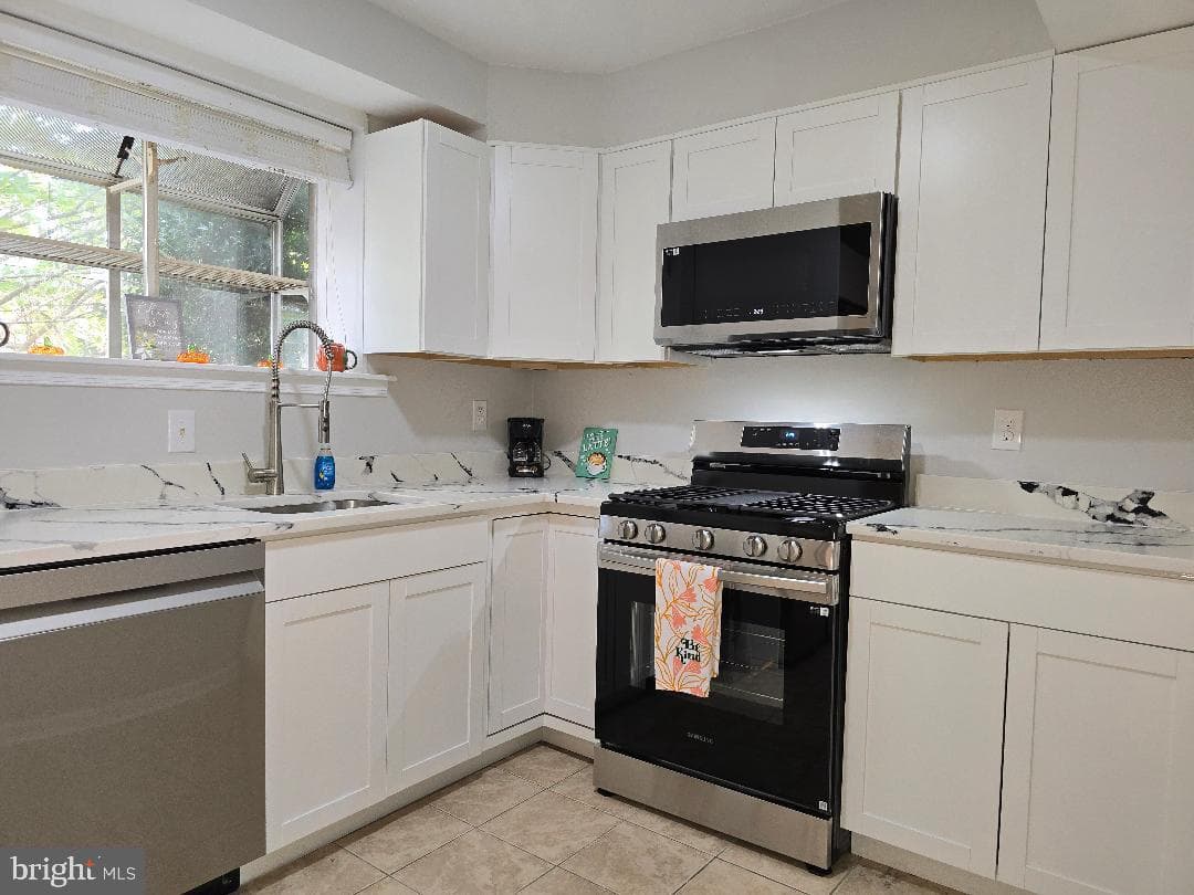 3759 Jason Avenue photo 5