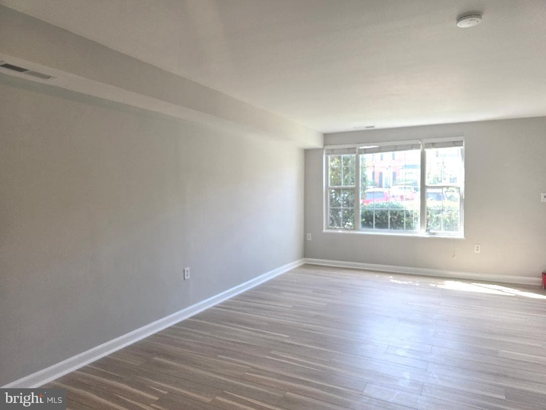 3759 Jason Avenue photo 7